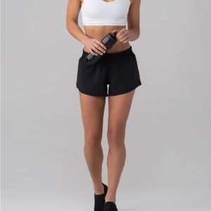 LULULEMON. Seek the Heat short 2.5